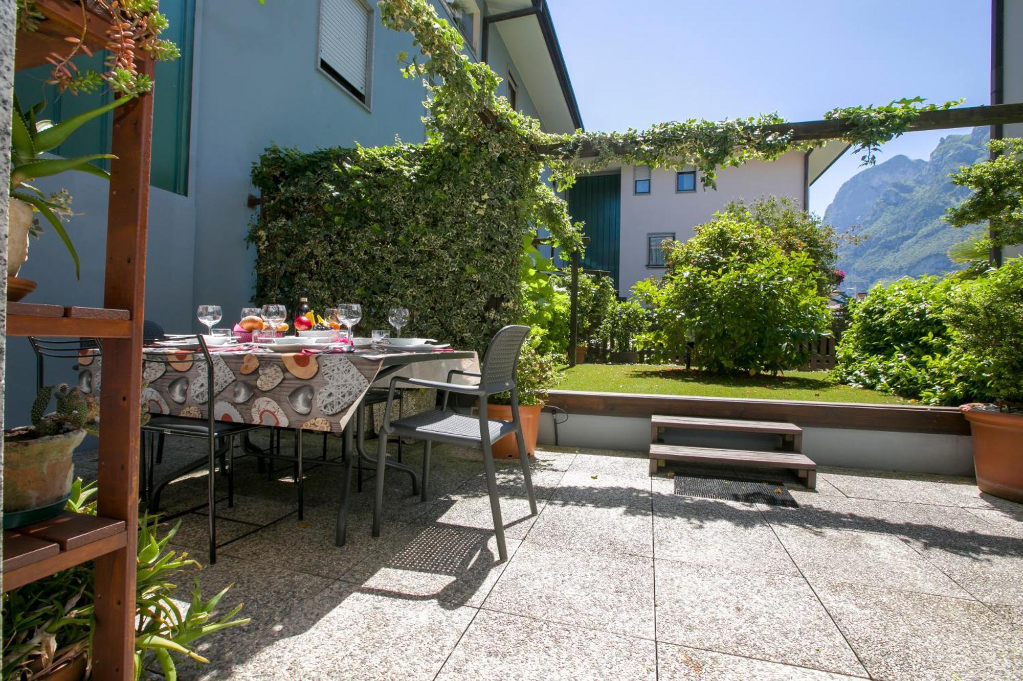 Elegance Suite Isabella - Happy Rentals Riva del Garda Exterior photo