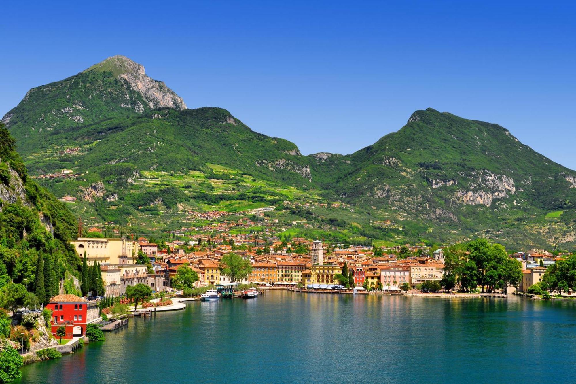 Elegance Suite Isabella - Happy Rentals Riva del Garda Exterior photo