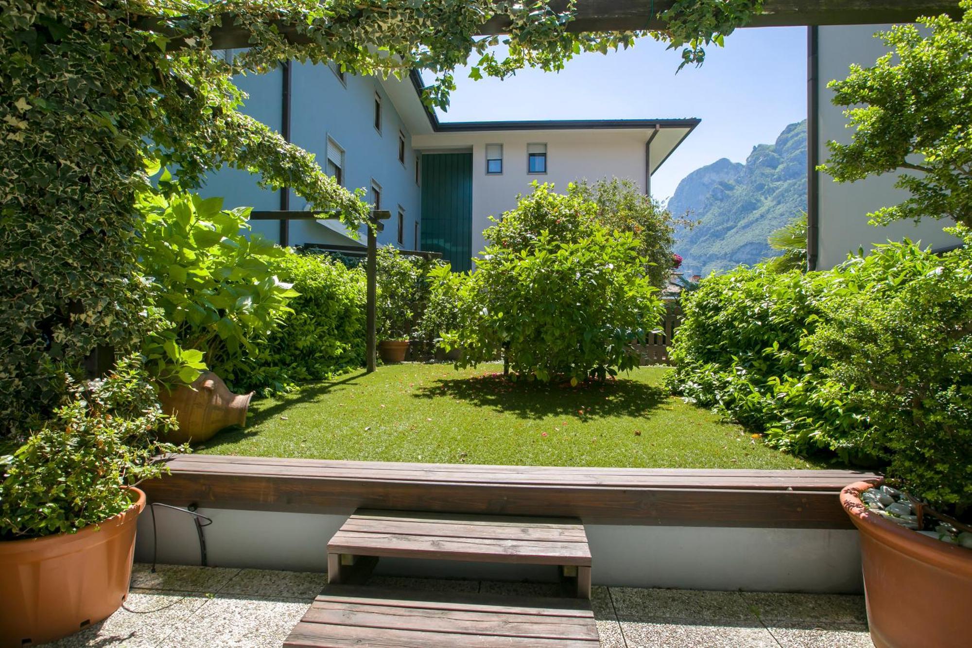 Elegance Suite Isabella - Happy Rentals Riva del Garda Exterior photo